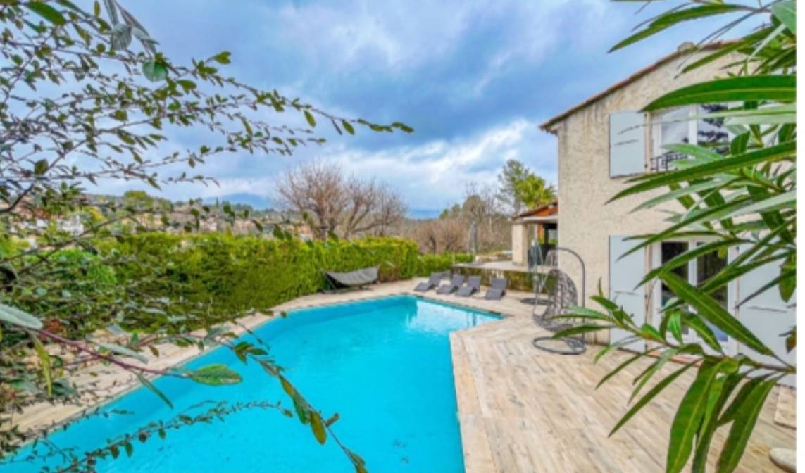 LE ROURET - MAISON INDIVIDUELLE AVEC PISCINE VUE DÉGAGÉE