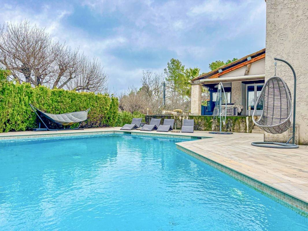 LE ROURET - MAISON INDIVIDUELLE AVEC PISCINE VUE DÉGAGÉE