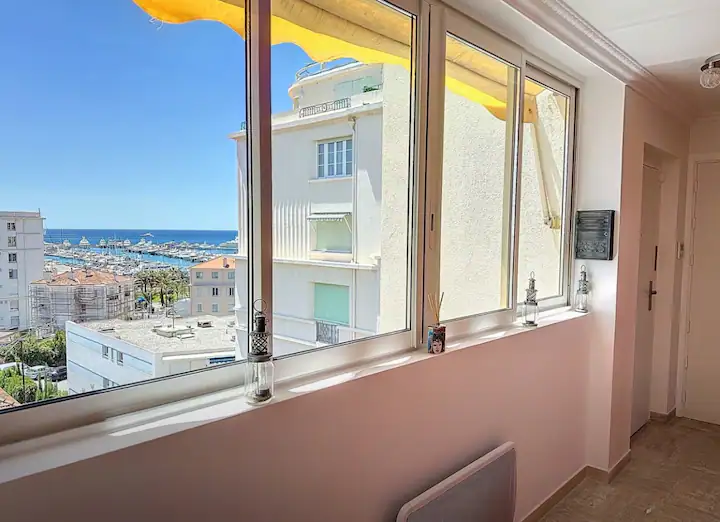 LOCATION SAISONNIERE Appartment 2 Chambres Terrasse Vue Mer Cannes