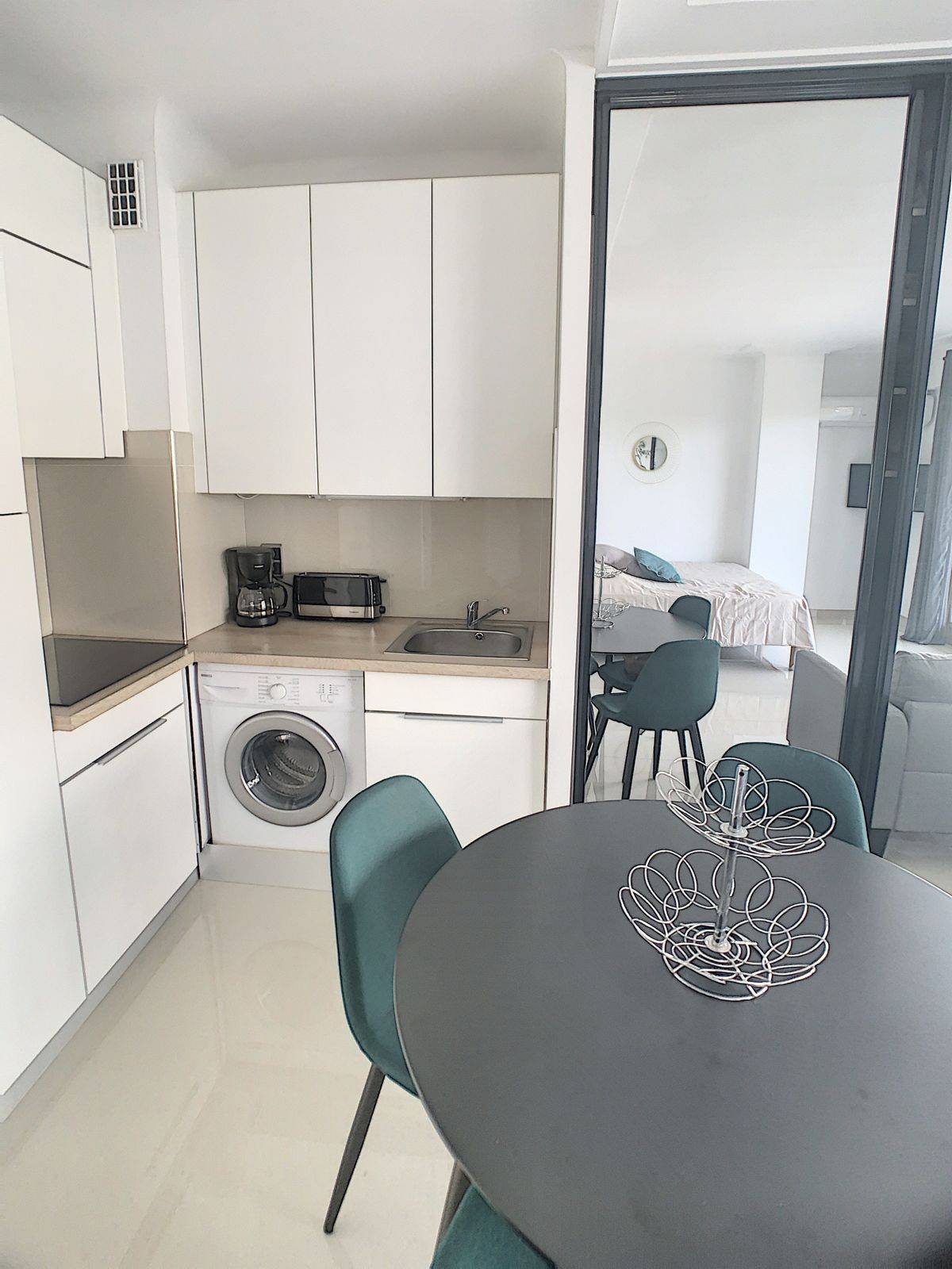 STUDIO CANNES PALM BEACH TERRASSE VUE MER