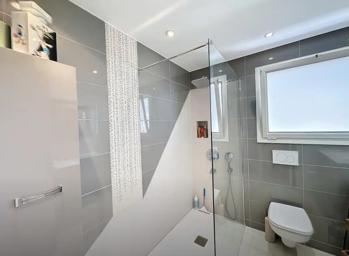 LOCATION SAISONNIERE Appartment 2 Chambres Terrasse Vue Mer Cannes