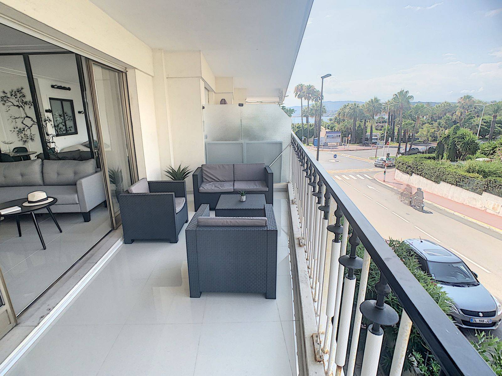 STUDIO CANNES PALM BEACH TERRASSE VUE MER