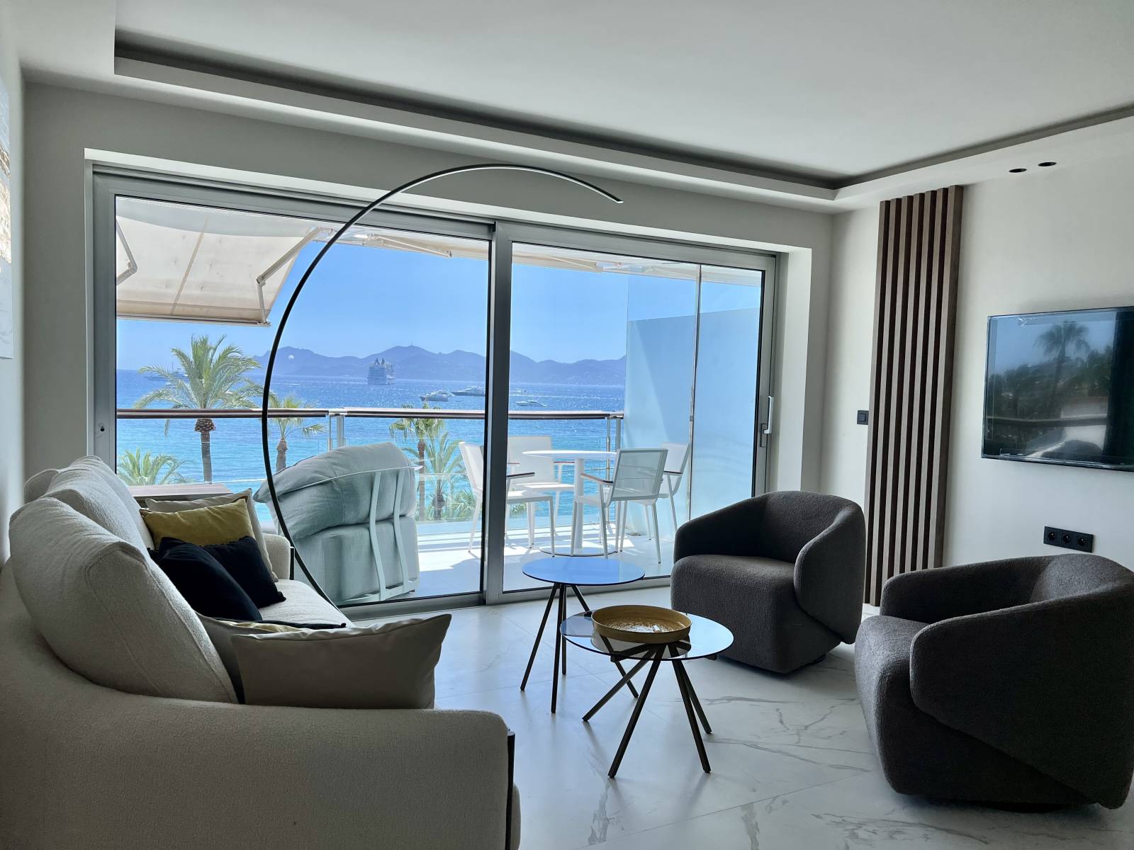 LOCATION SAISONNIERE APPARTEMNT 3 P CANNES - OPPORTUNITE EXCEPTIONNELLE SUR LA CROISETTE