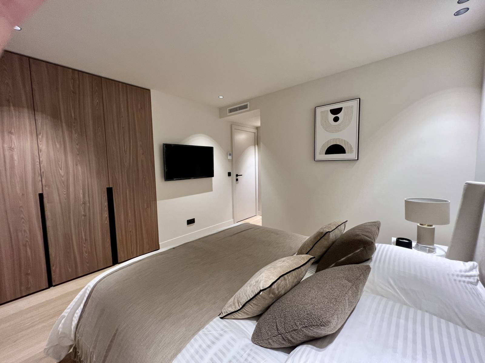 LOCATION SAISONNIERE APPARTEMNT 3 P CANNES - OPPORTUNITE EXCEPTIONNELLE SUR LA CROISETTE