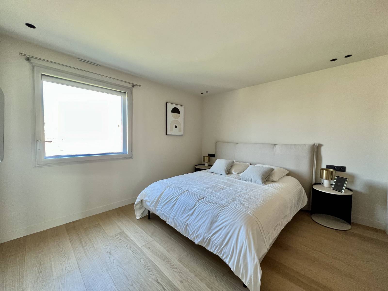 LOCATION SAISONNIERE APPARTEMNT 3 P CANNES - OPPORTUNITE EXCEPTIONNELLE SUR LA CROISETTE