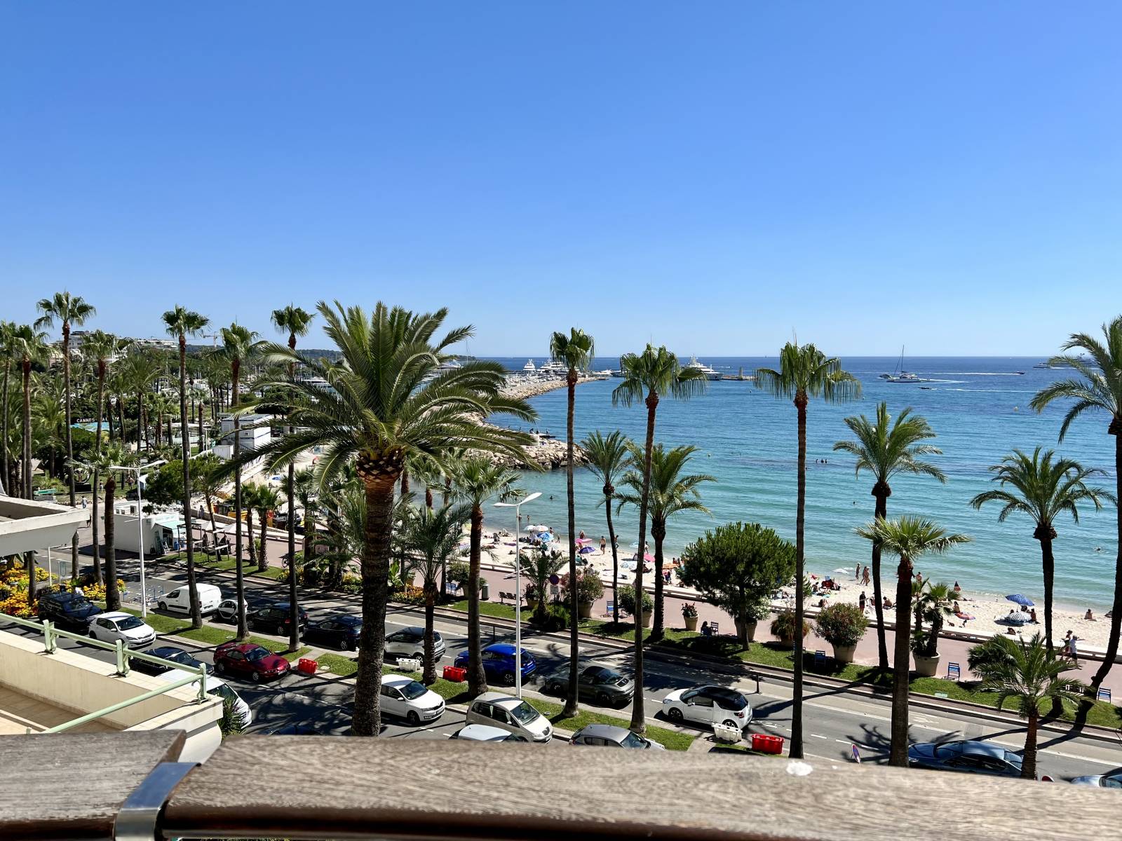 LOCATION SAISONNIERE APPARTEMNT 3 P CANNES - OPPORTUNITE EXCEPTIONNELLE SUR LA CROISETTE