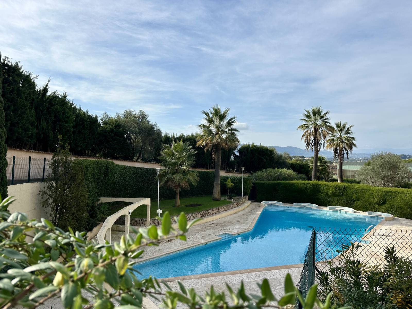 3P DERNIER ÉTAGE VUE PANORAMIQUE PARC PISCINE