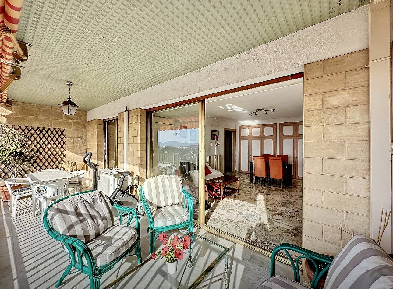 3P DERNIER ÉTAGE VUE PANORAMIQUE PARC PISCINE