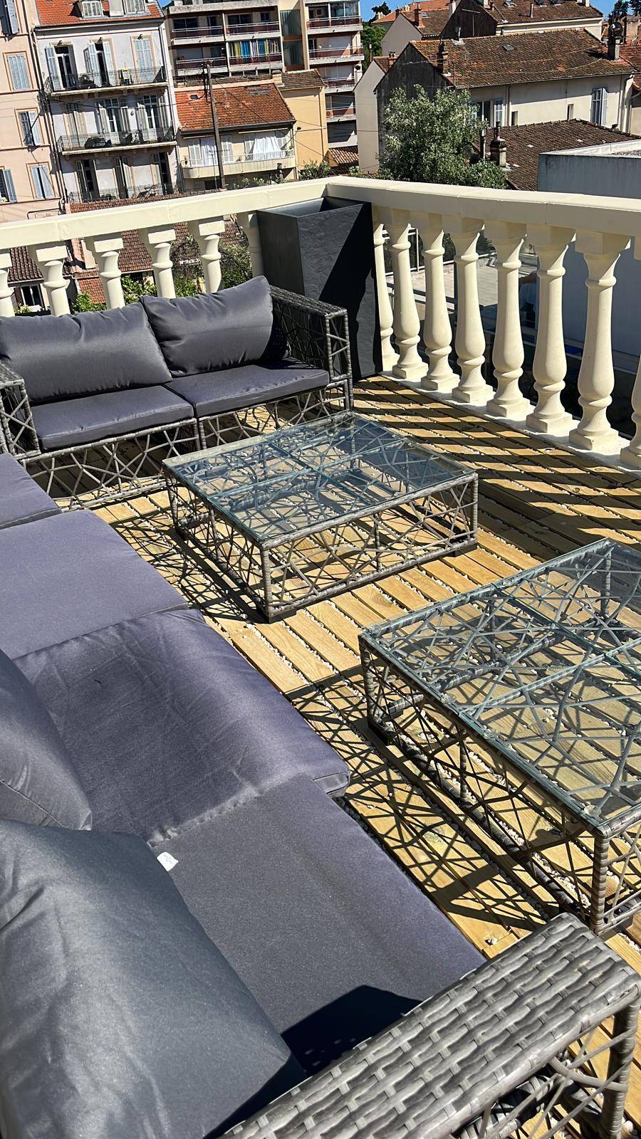 LOCATION SAISONNIERE VILLA JALIEL 6 PIECES AVEC PISCINE CANNES