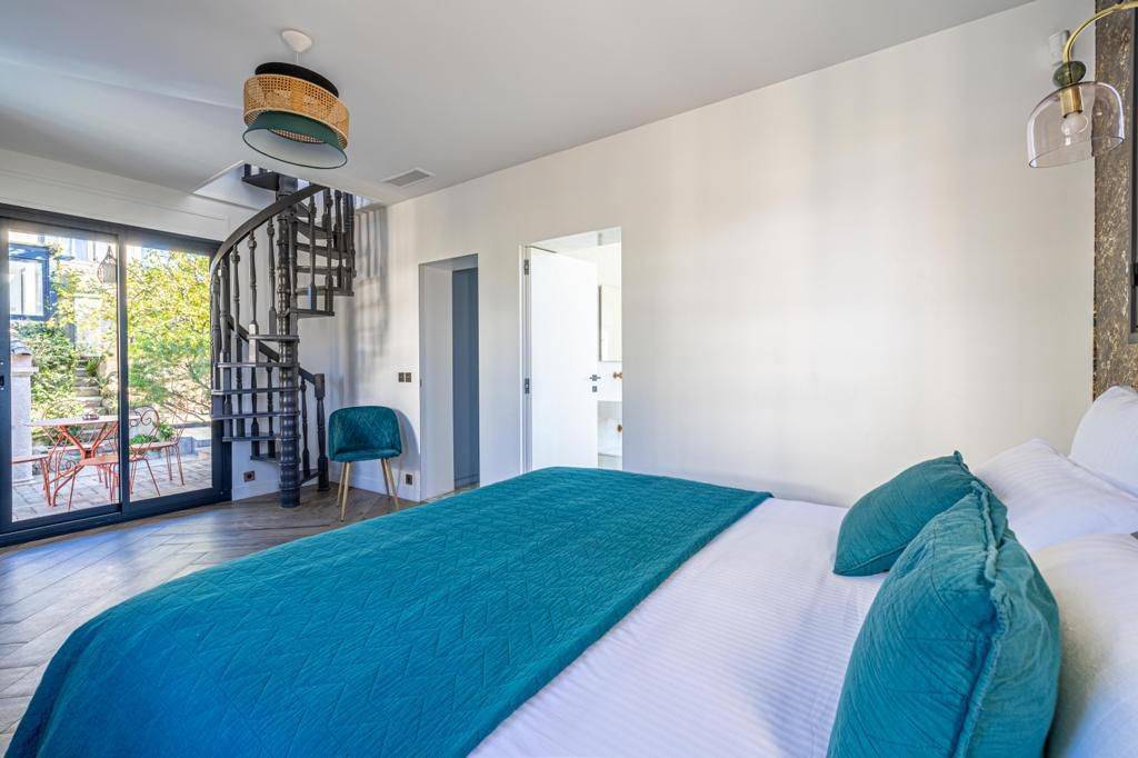 LOCATION SAISONNIERE VILLA 5 PIECES CANNES PETIT JUAS