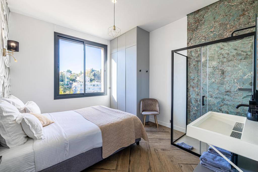 LOCATION SAISONNIERE VILLA 5 PIECES CANNES PETIT JUAS