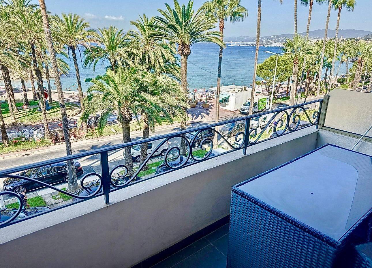 2P CANNES CROISETTE TERRASSE VUE MER