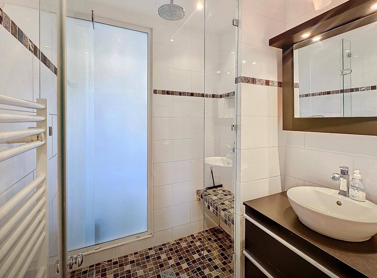 2P CANNES CROISETTE TERRASSE VUE MER