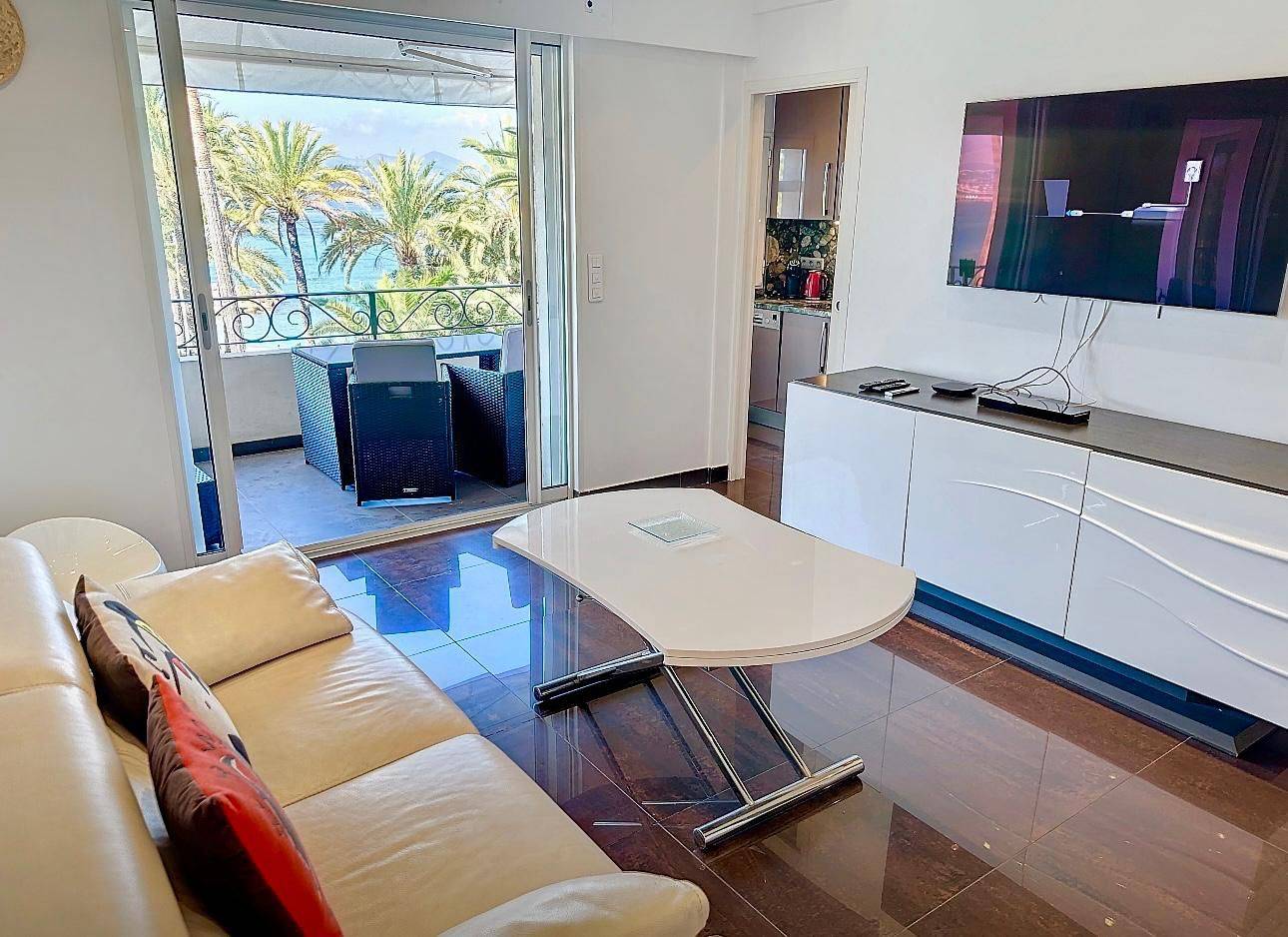 2P CANNES CROISETTE TERRASSE VUE MER