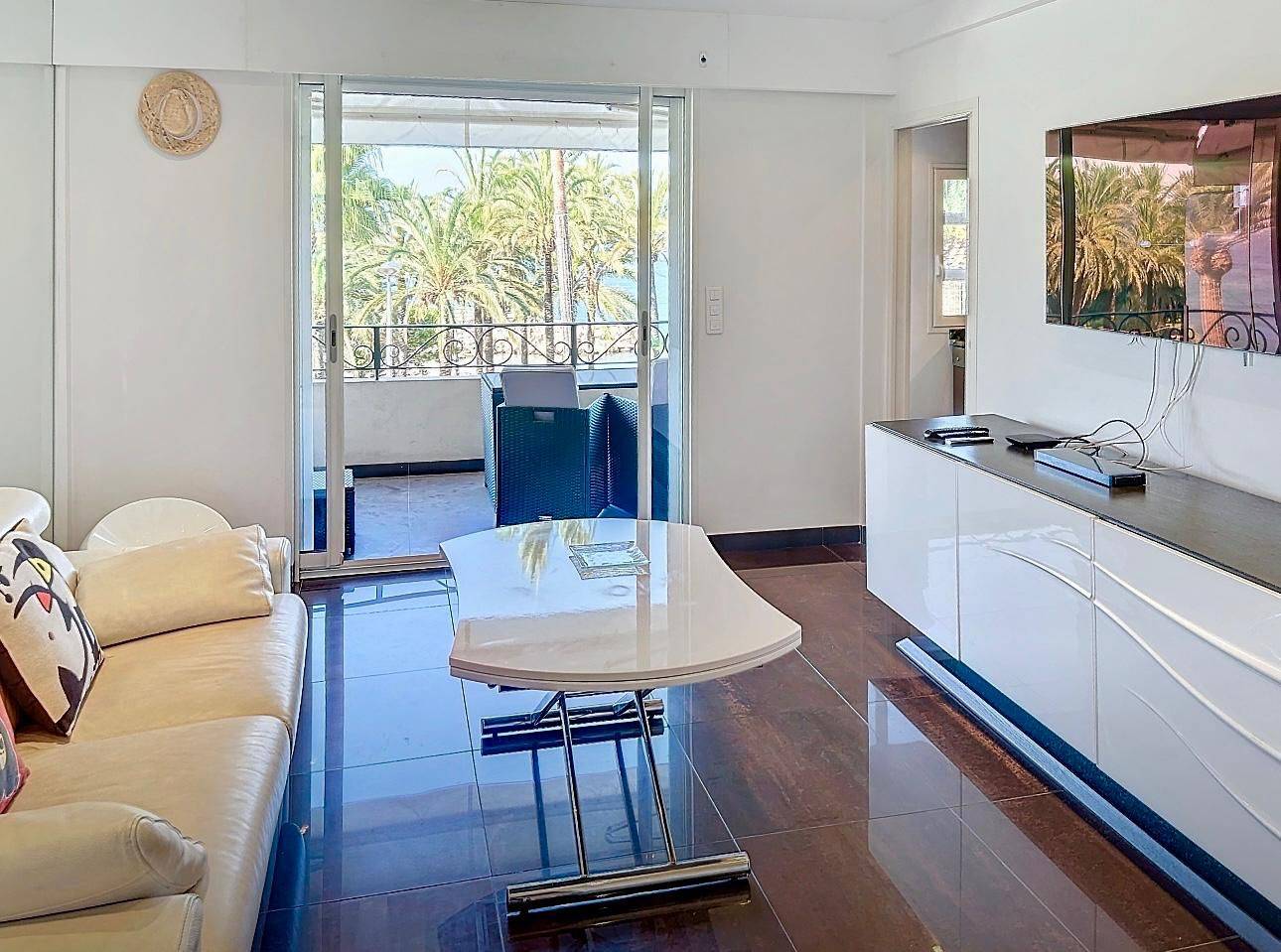 2P CANNES CROISETTE TERRASSE VUE MER