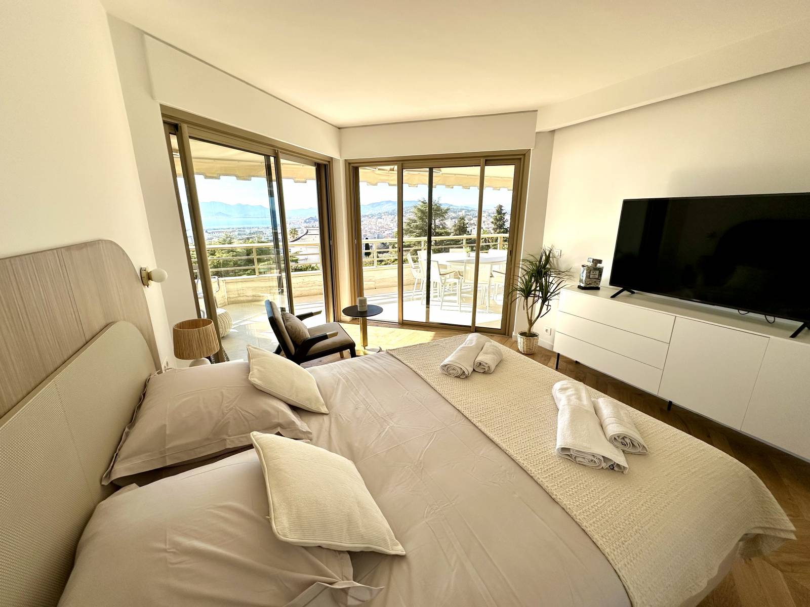 VENTE APPARTEMENT 5 PIECES 130M2 VUE MER PANORAMIQUE CANNES CALIFORNIE