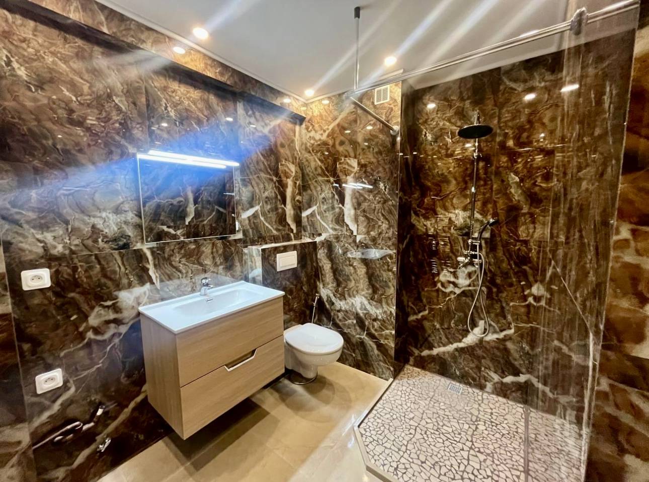 APPARTEMENT 3 PIECES CANNES RENOVE