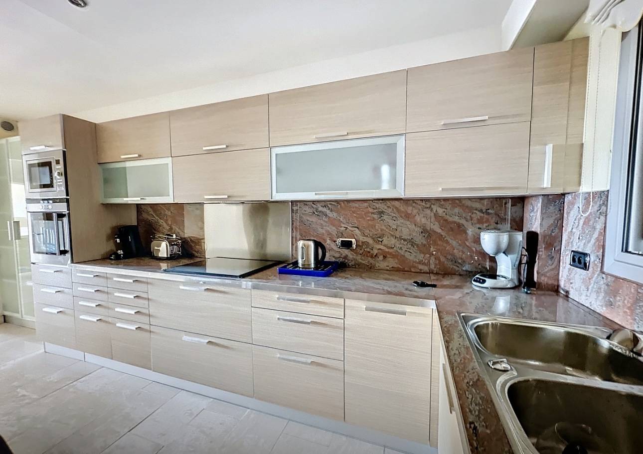 A VENDRE APPARTEMENT 4 PIECES VUE MER  CANNES SECTEUR CALIFORNIE