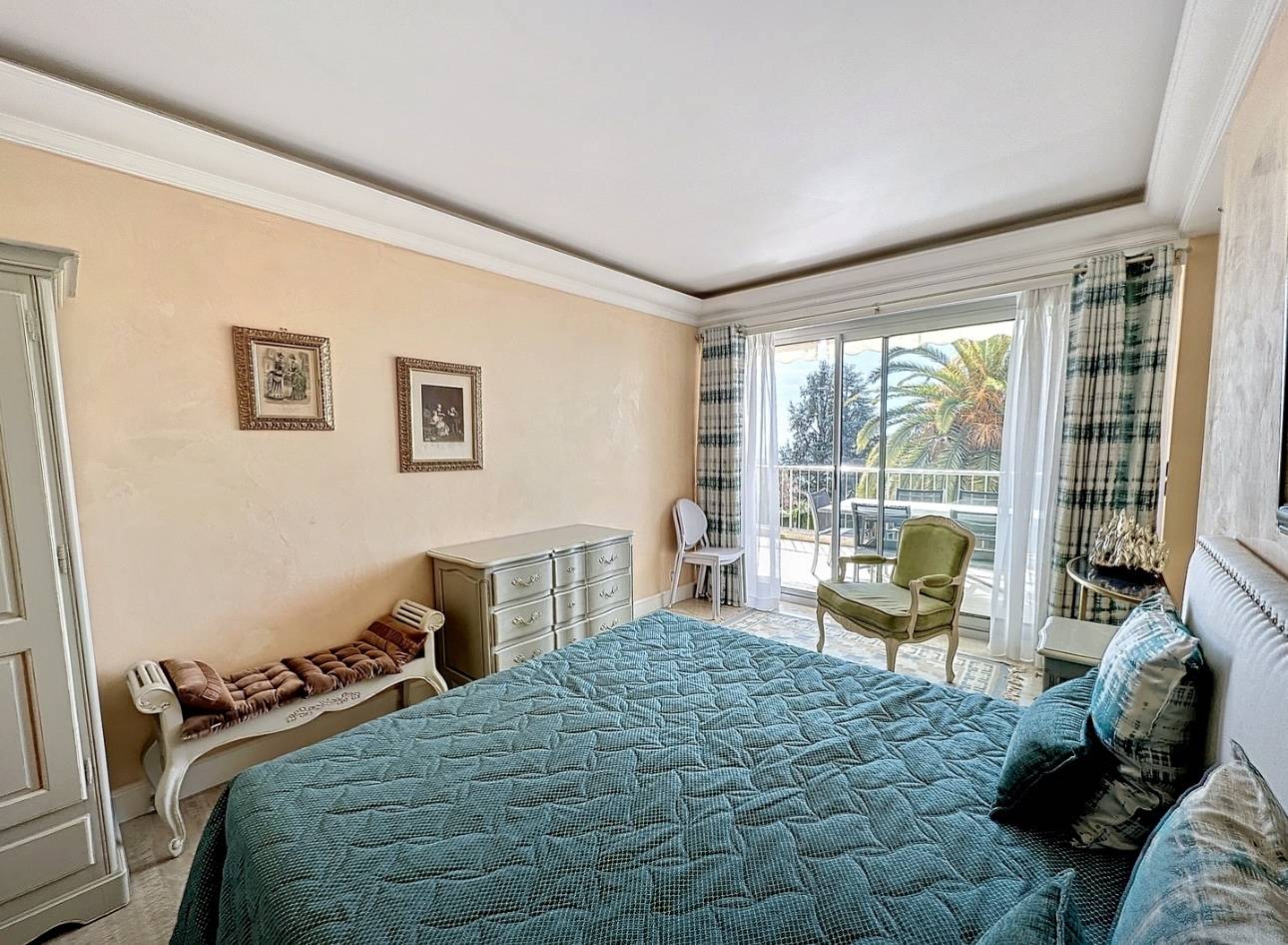 A VENDRE APPARTEMENT 4 PIECES VUE MER  CANNES SECTEUR CALIFORNIE