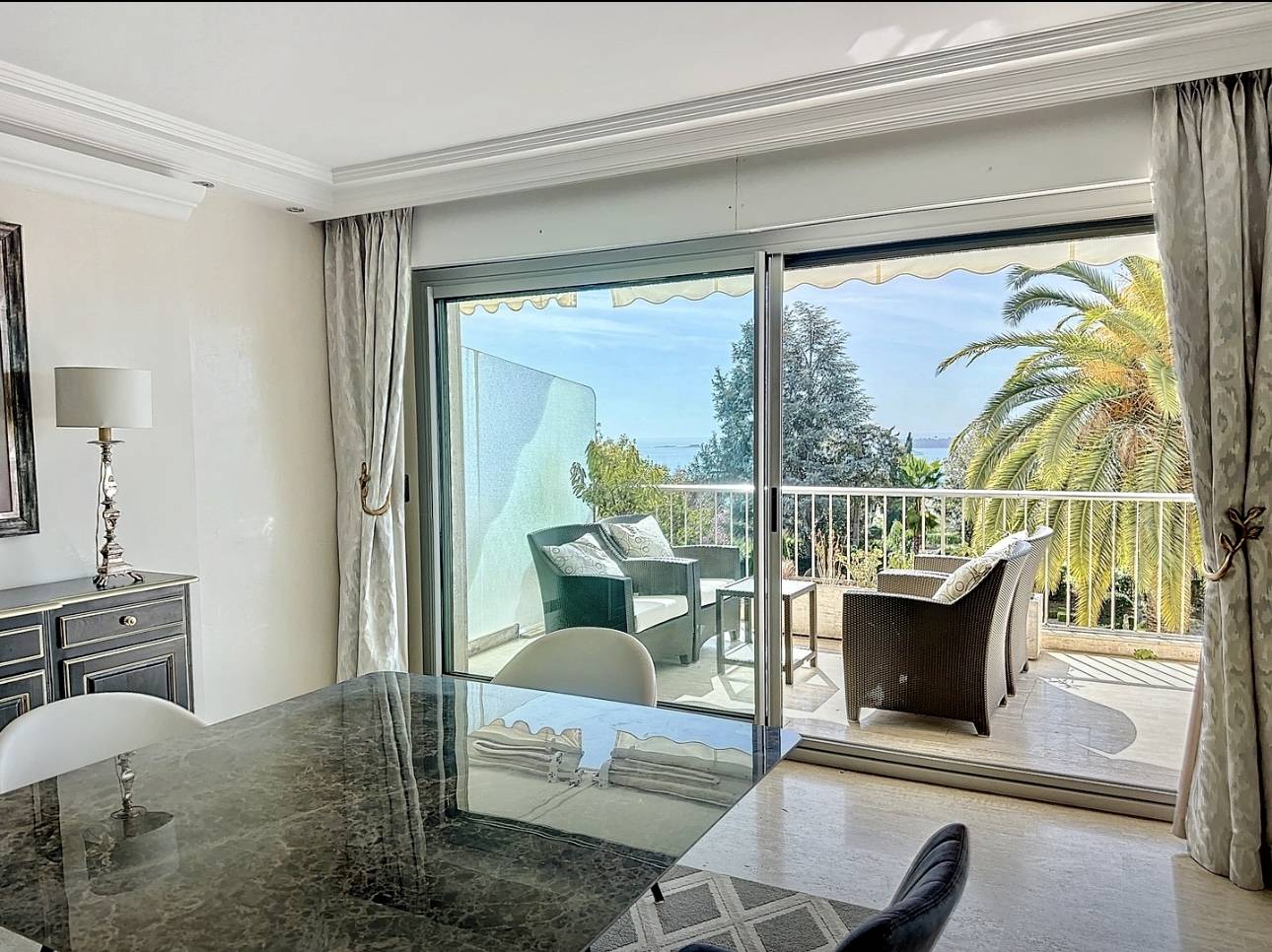 A VENDRE APPARTEMENT 4 PIECES VUE MER  CANNES SECTEUR CALIFORNIE
