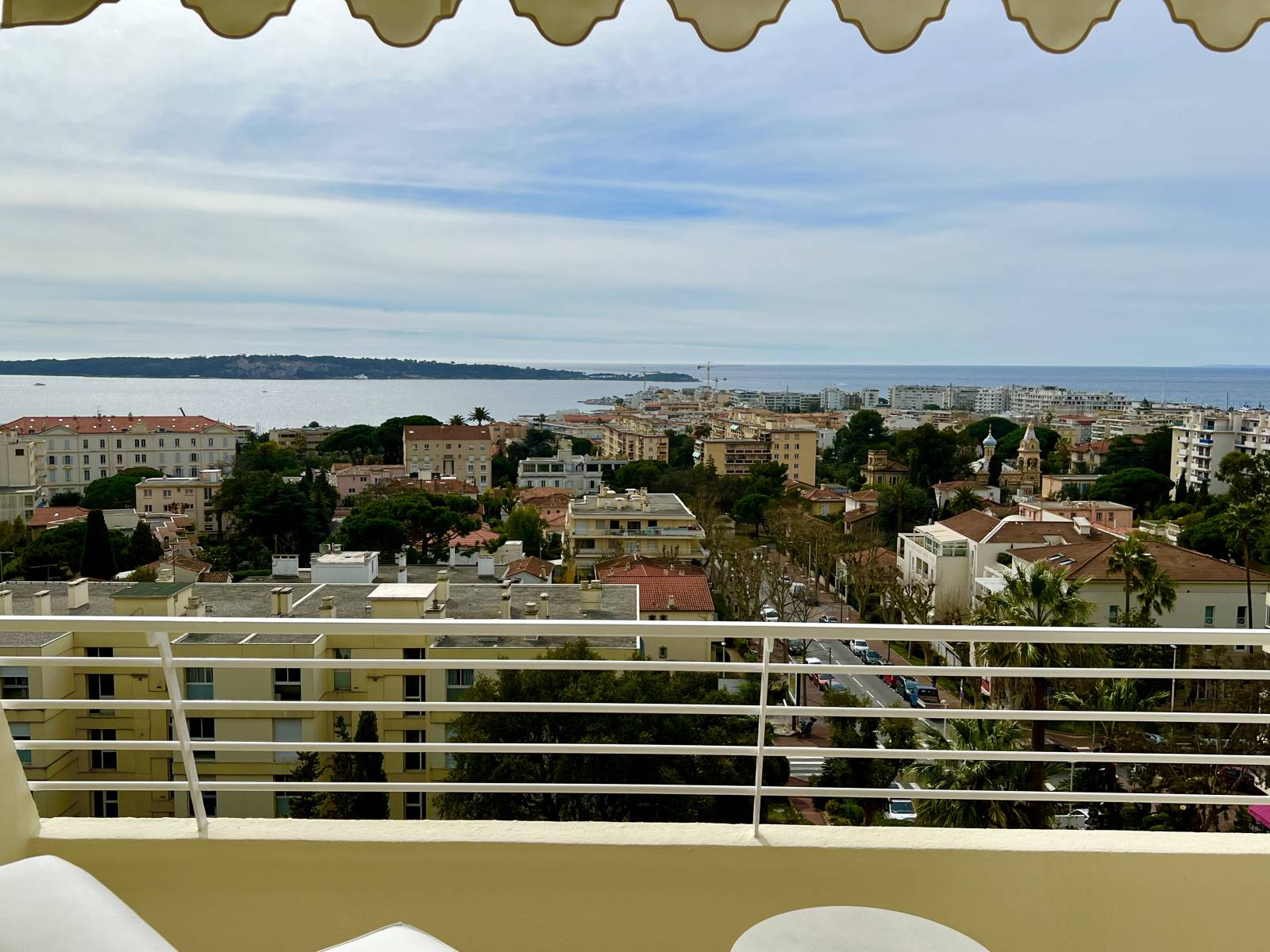 VENTE APPARTEMENT 3 P. VUE MER PANORAMIQUE CANNES BASSE CALIFORNIE