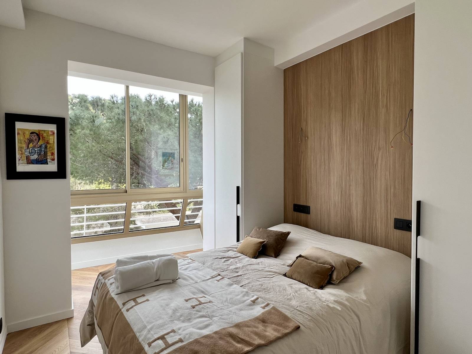 chambre avec ouverture sur une loggia