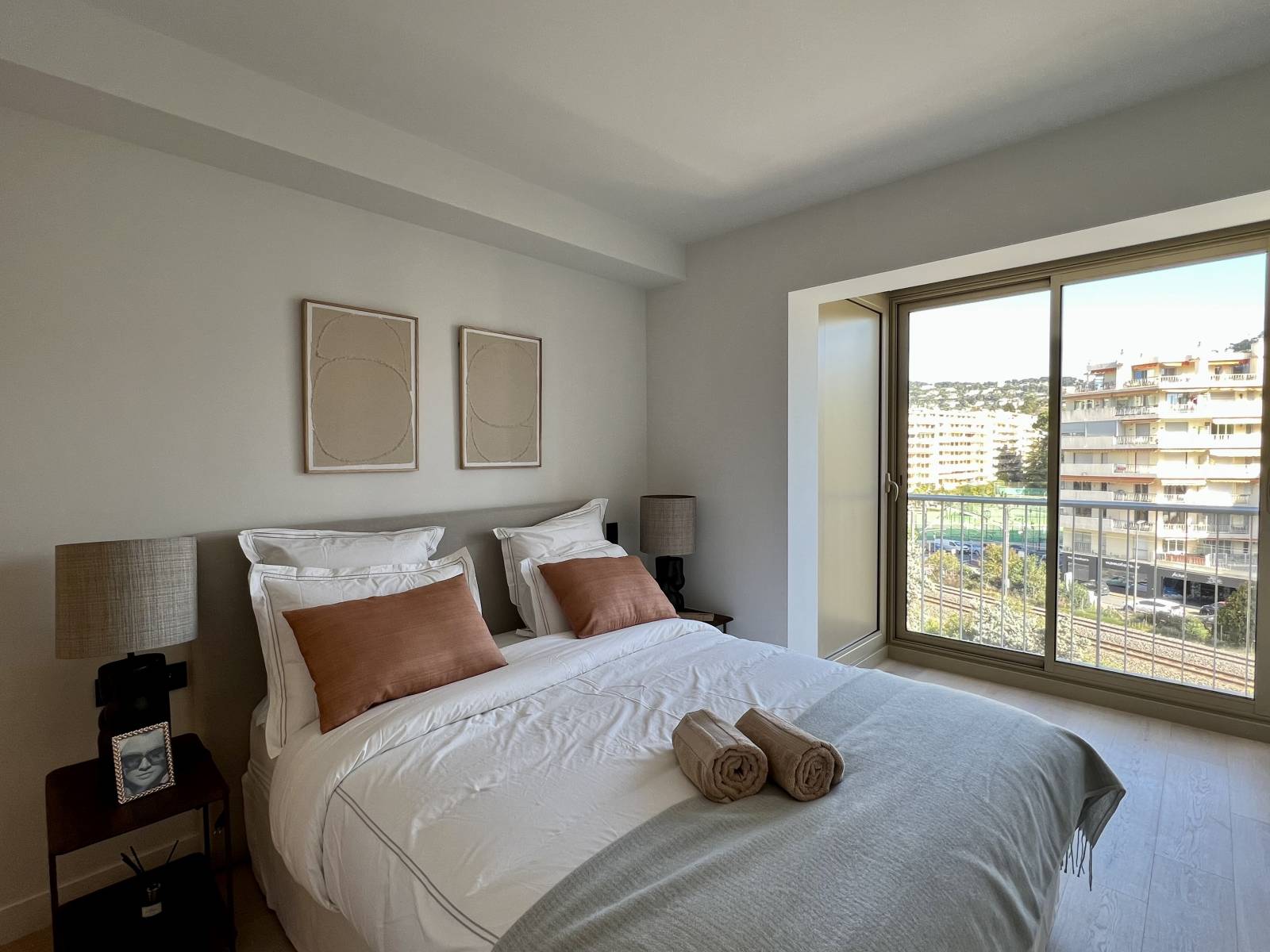 VENTE CANNES - CROISETTE 3 P TRAVERSANT VUE MER PANORAMIQUE