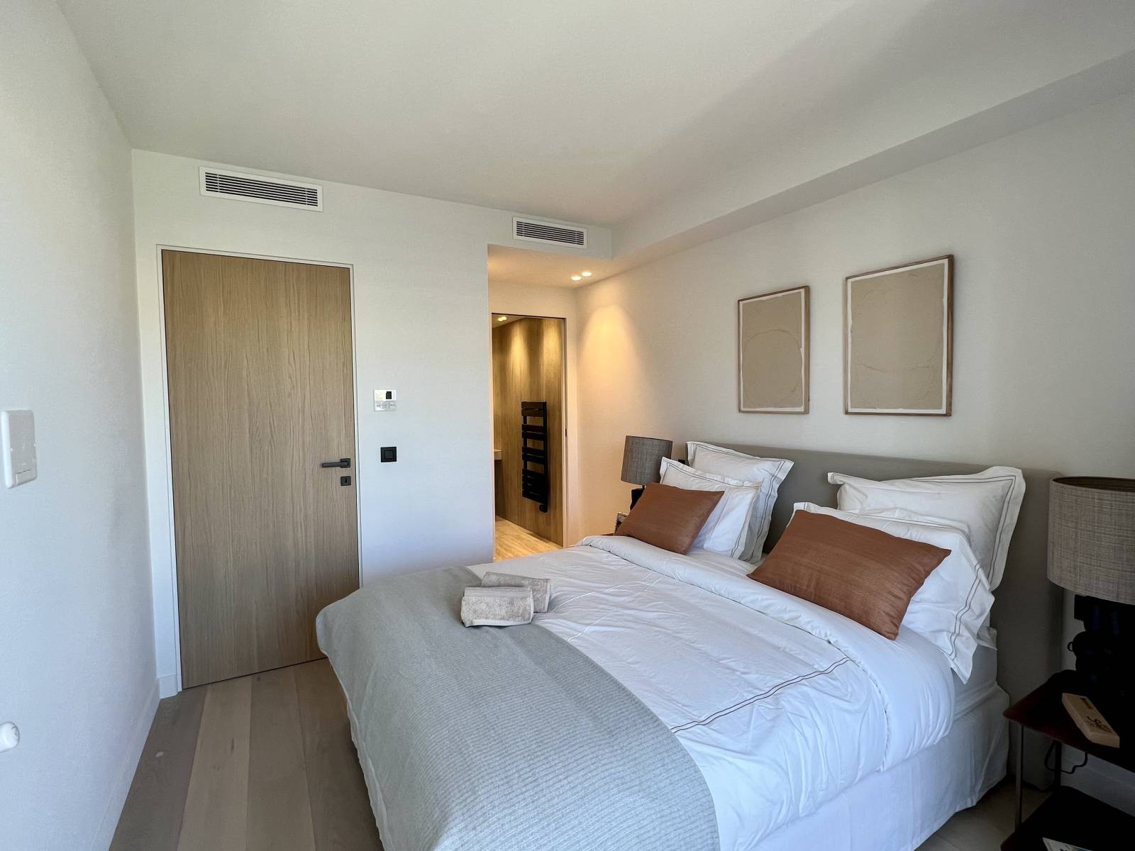 VENTE CANNES - CROISETTE 3 P TRAVERSANT VUE MER PANORAMIQUE