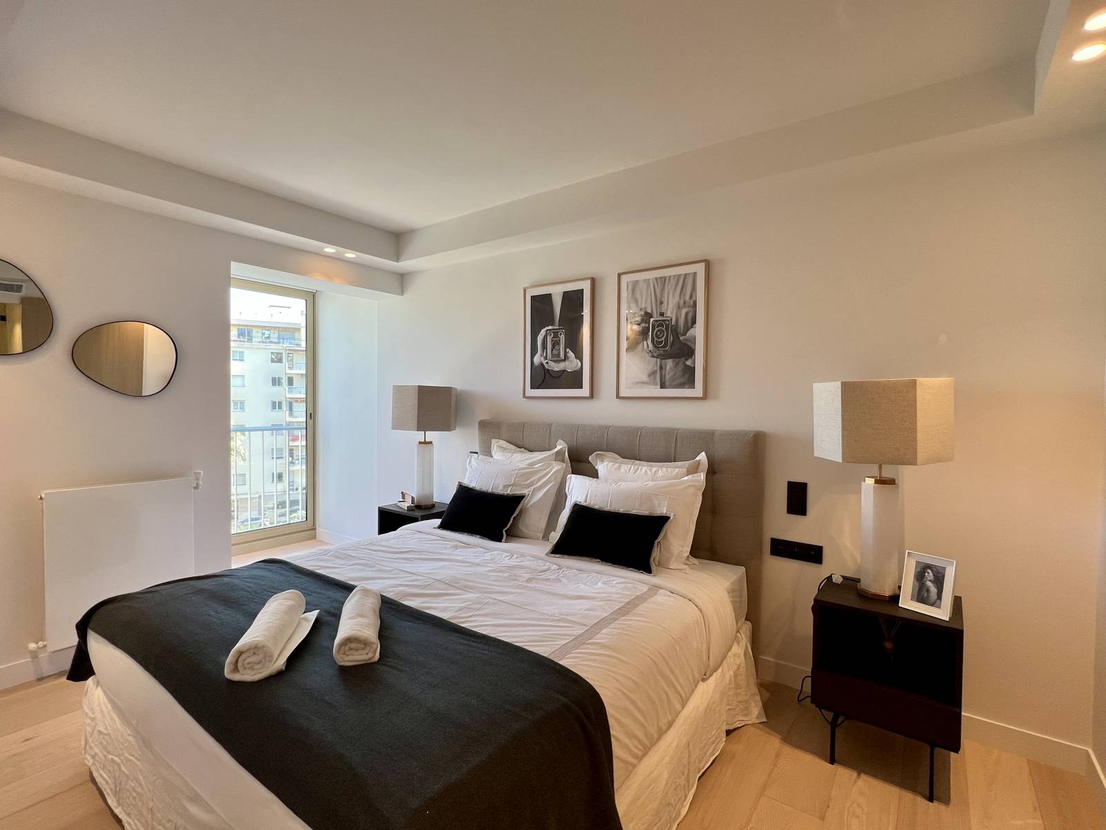 LOCATION SAISONNIERE APPARTEMENT 3P VUE MER PANORAMIQUE TRAVERSANT CANNES CROISETTE