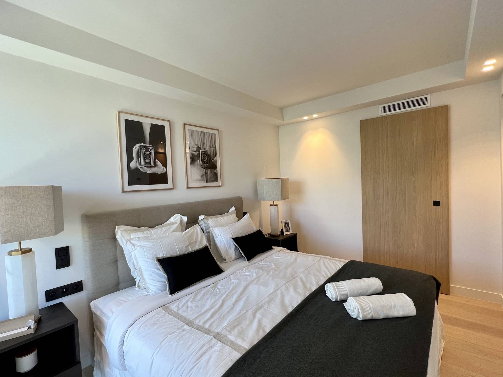 VENTE CANNES - CROISETTE 3 P TRAVERSANT VUE MER PANORAMIQUE