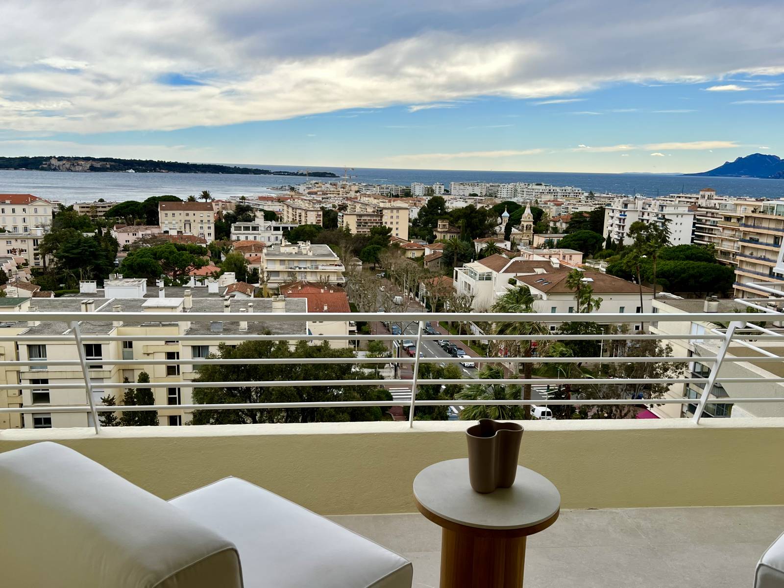 terrasse vu sud sur la mer