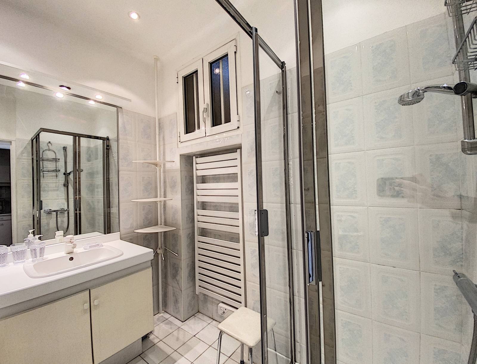 2P CANNES CROISETTE TERRASSE VUE MER