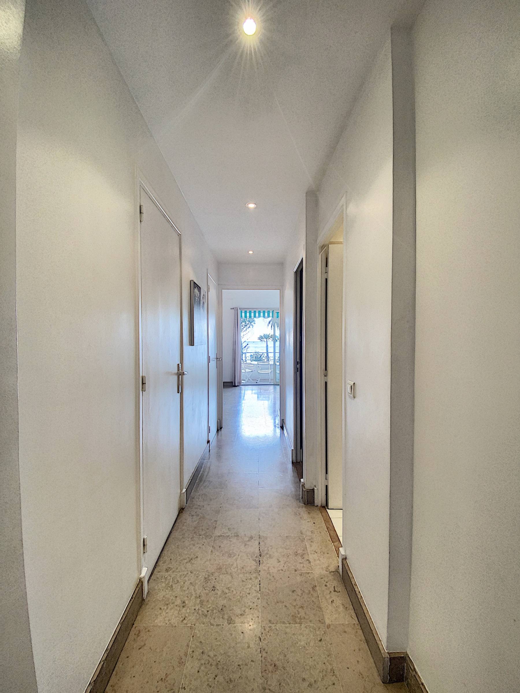 2P CANNES CROISETTE TERRASSE VUE MER