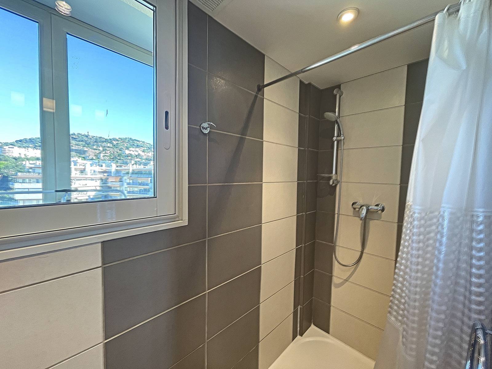 3P CANNES CROISETTE TERRASSE VUE MER