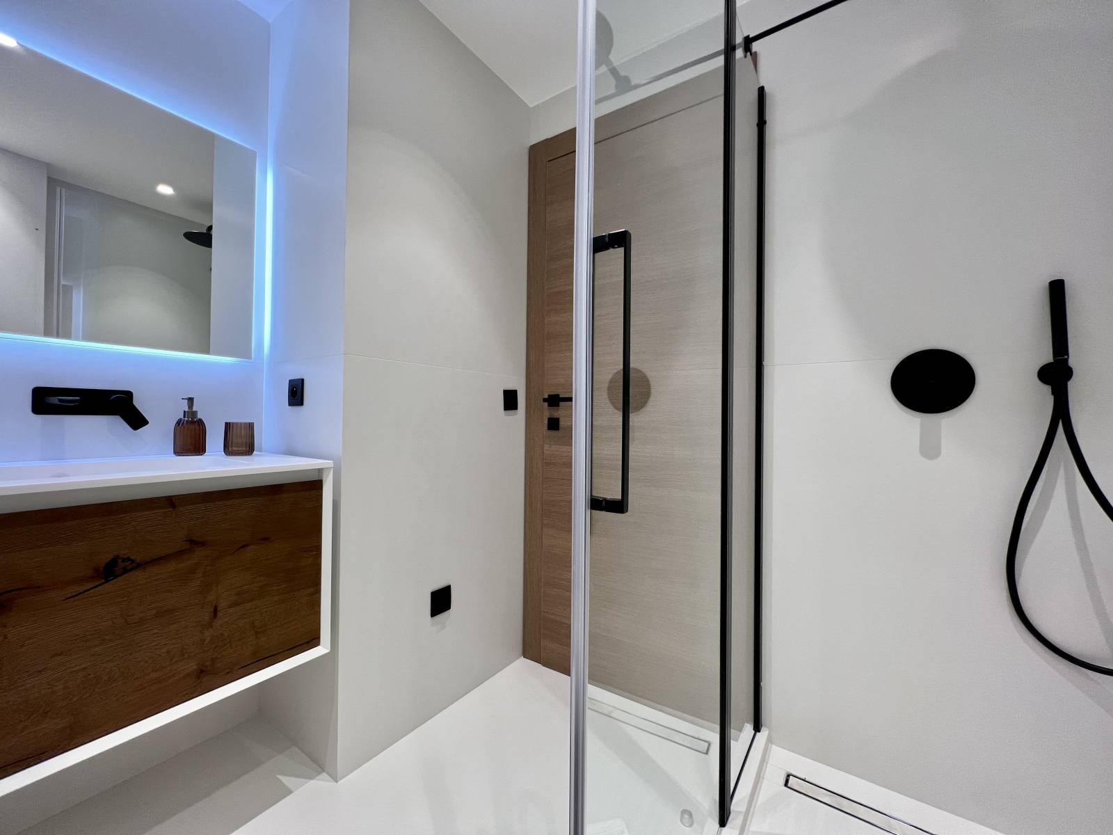 VENTE APPARTEMENT 4 PIECES VUE MER PANORAMIQUE CANNES CALIFORNIE