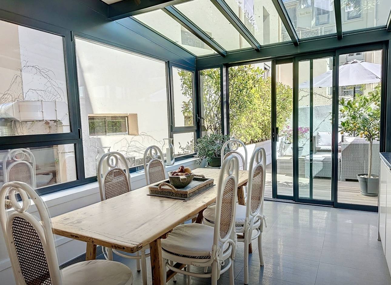 LOCATION SAISONNIERE Appartement 4 pieces 120M2 Grande Terrasse Rue d'Antibes Cannes