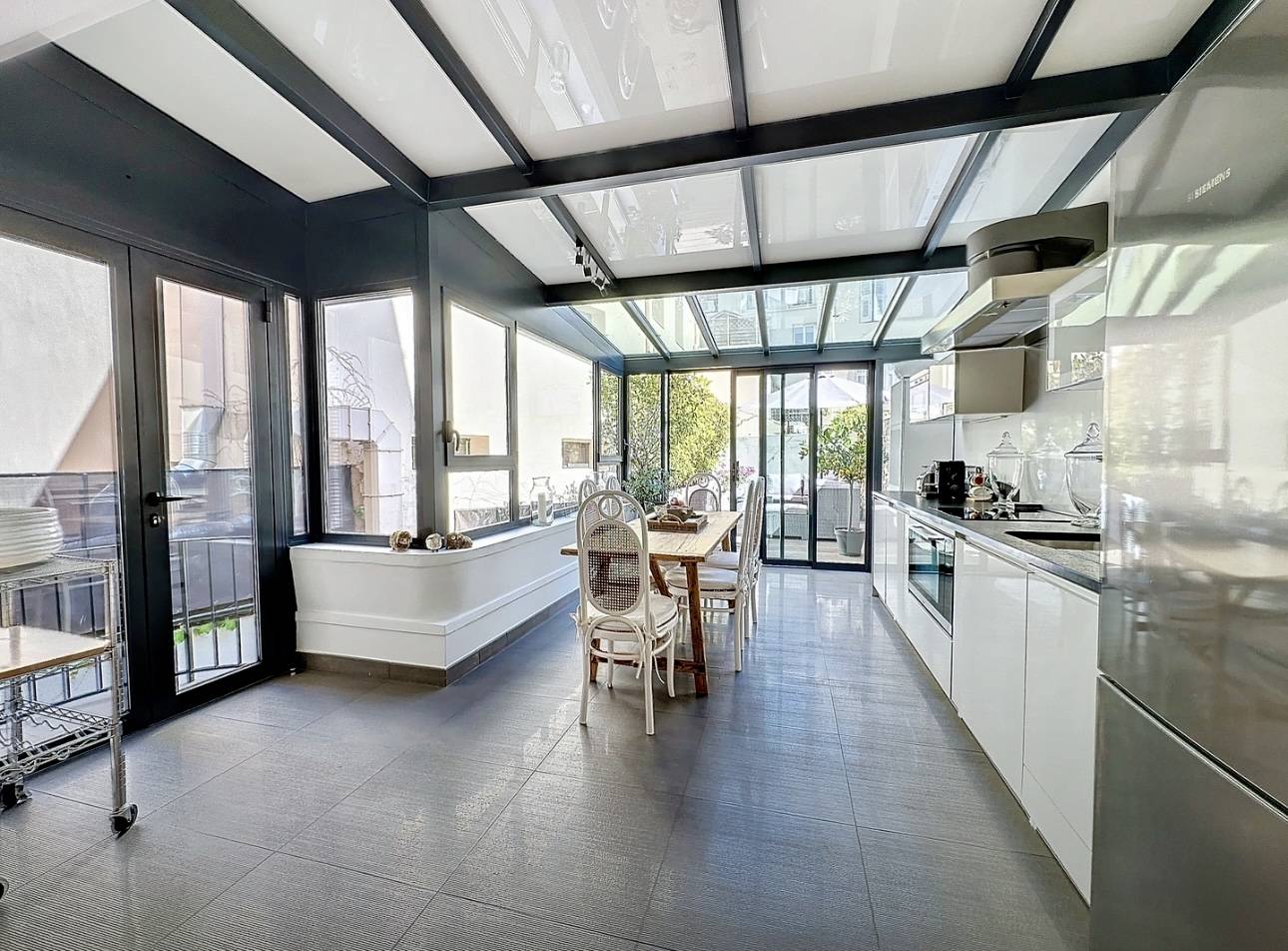 LOCATION SAISONNIERE Appartement 4 pieces 120M2 Grande Terrasse Rue d'Antibes Cannes