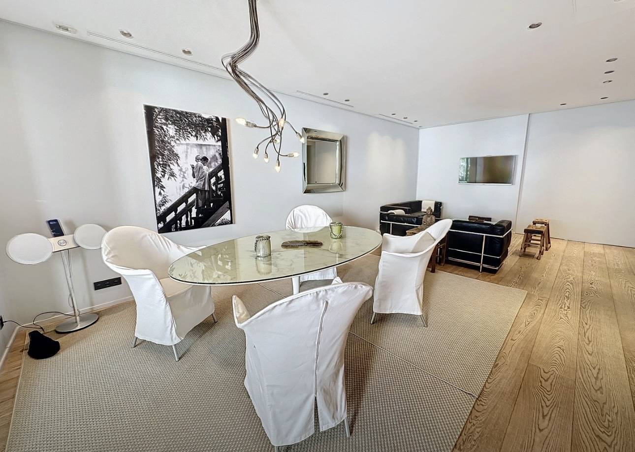 LOCATION SAISONNIERE Appartement 4 pieces 120M2 Grande Terrasse Rue d'Antibes Cannes
