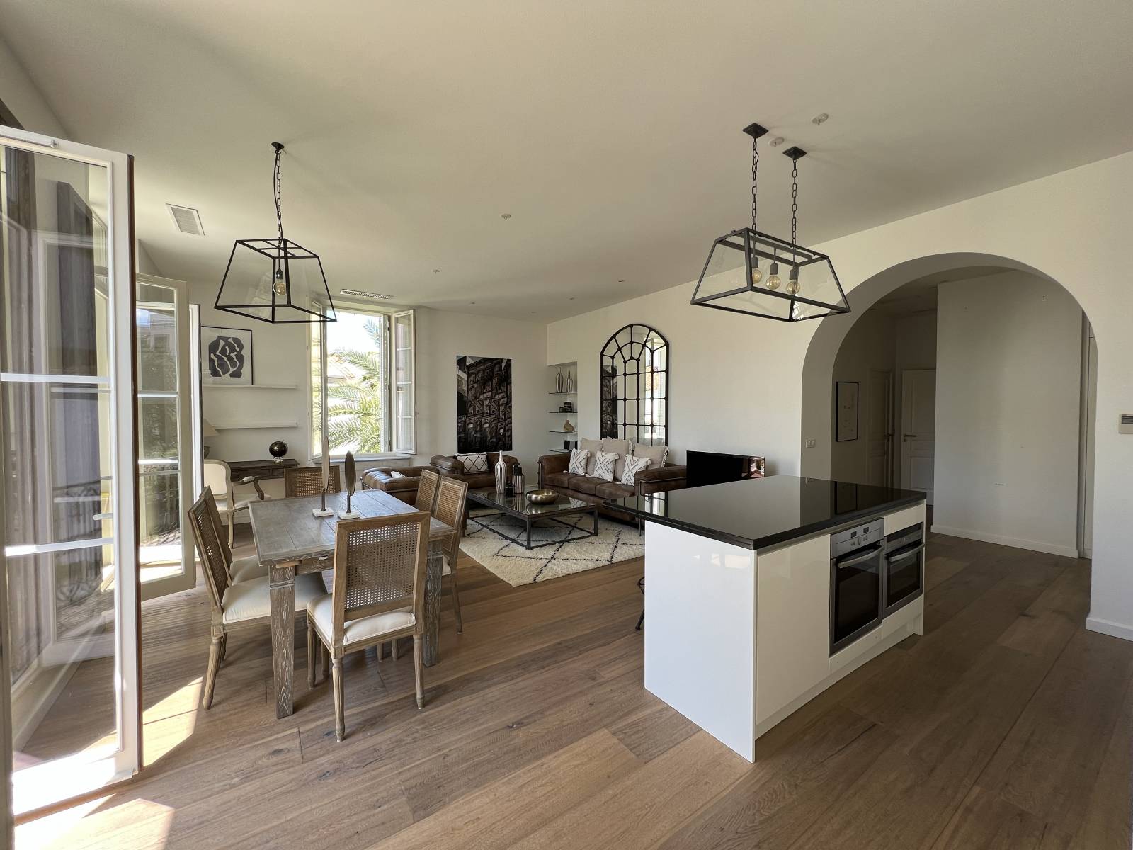 LOCATION SAISONNIERE APPARTEMENT 4 PIECES CANNES