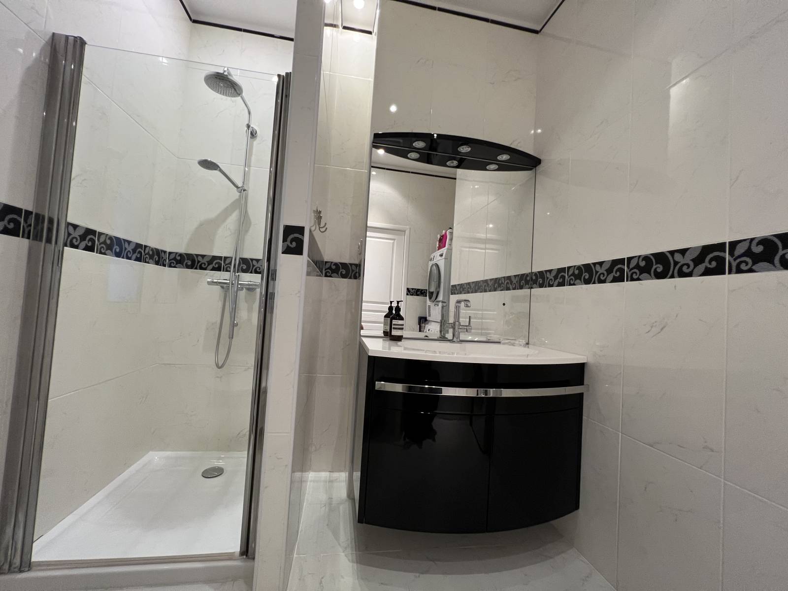 LOCATION SAISONNIERE APPARTEMENT 4 PIECES CANNES