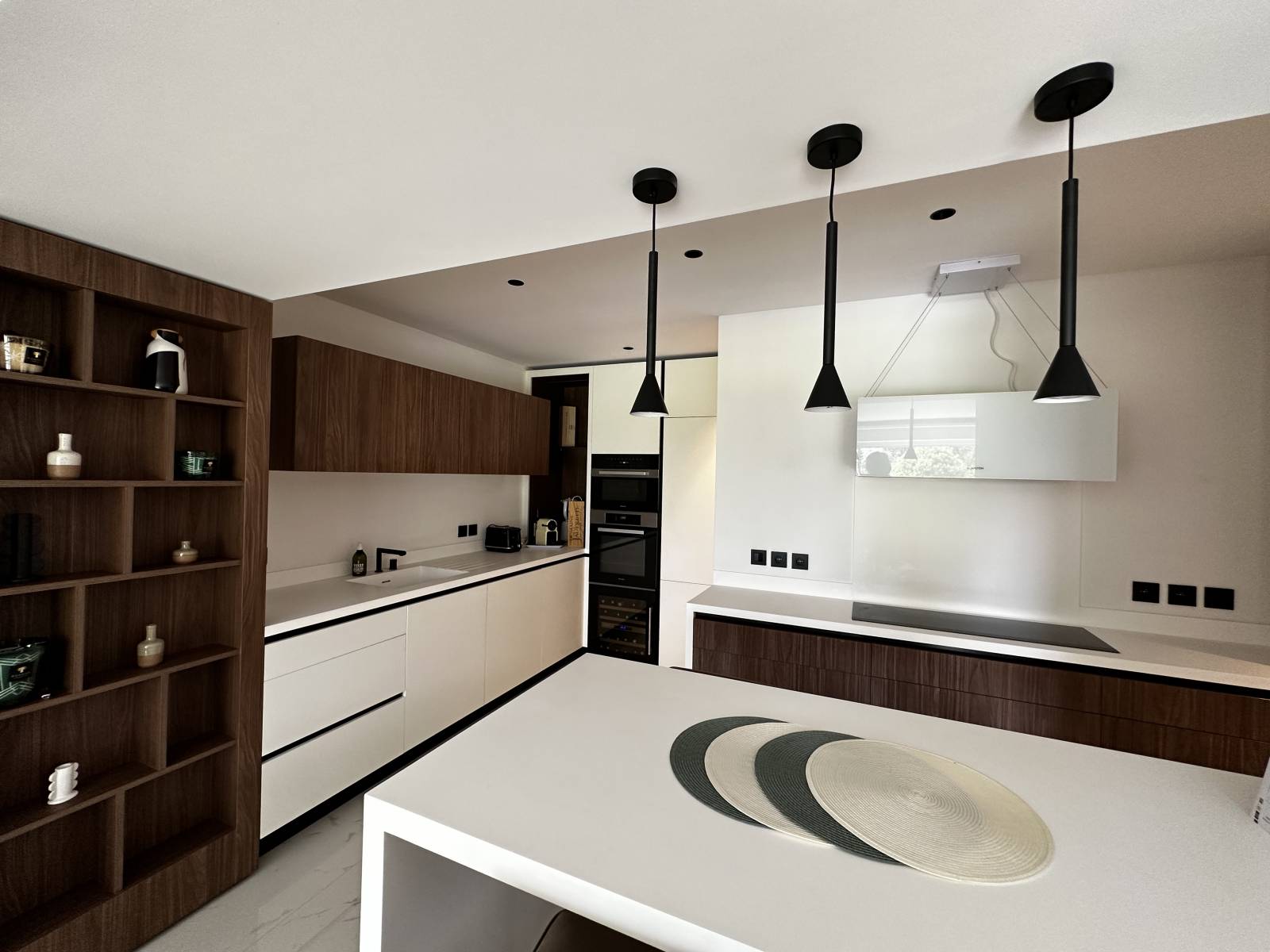 CANNES - CROIX DES GARDES 5P REZ DE JARDIN