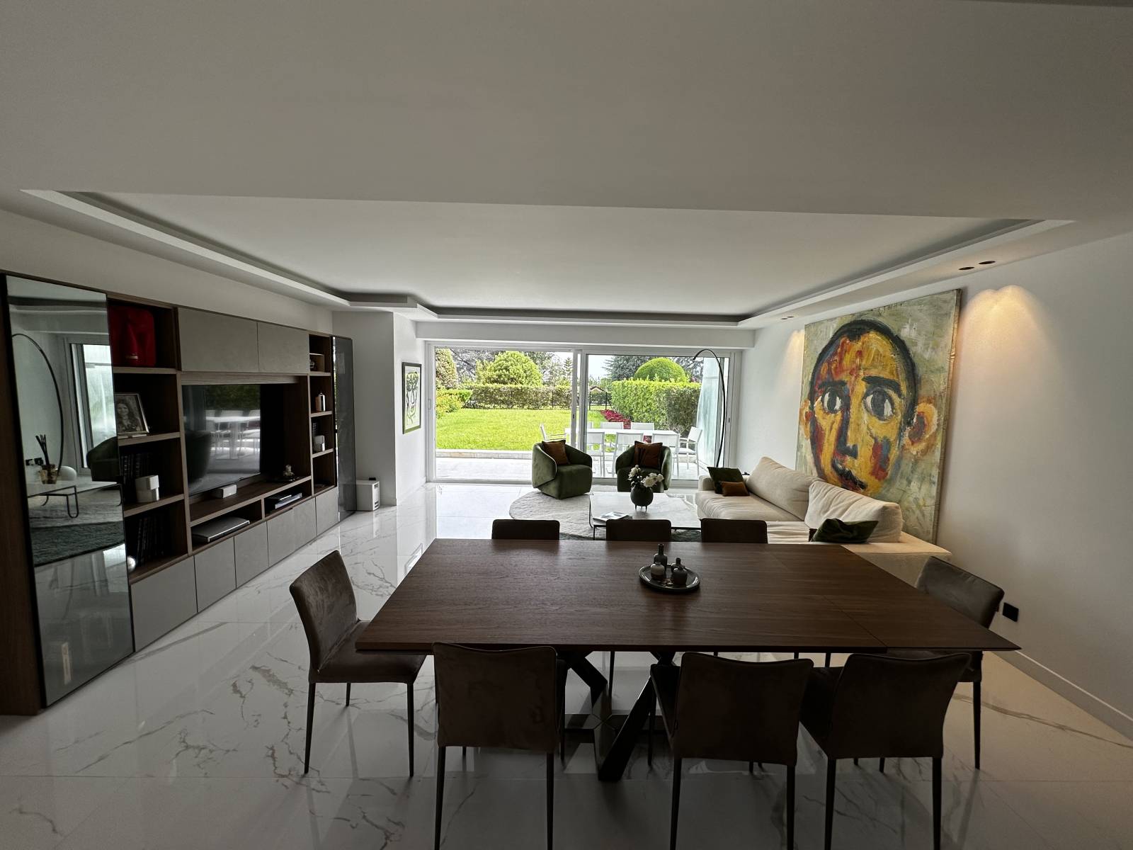 CANNES - CROIX DES GARDES 5P REZ DE JARDIN