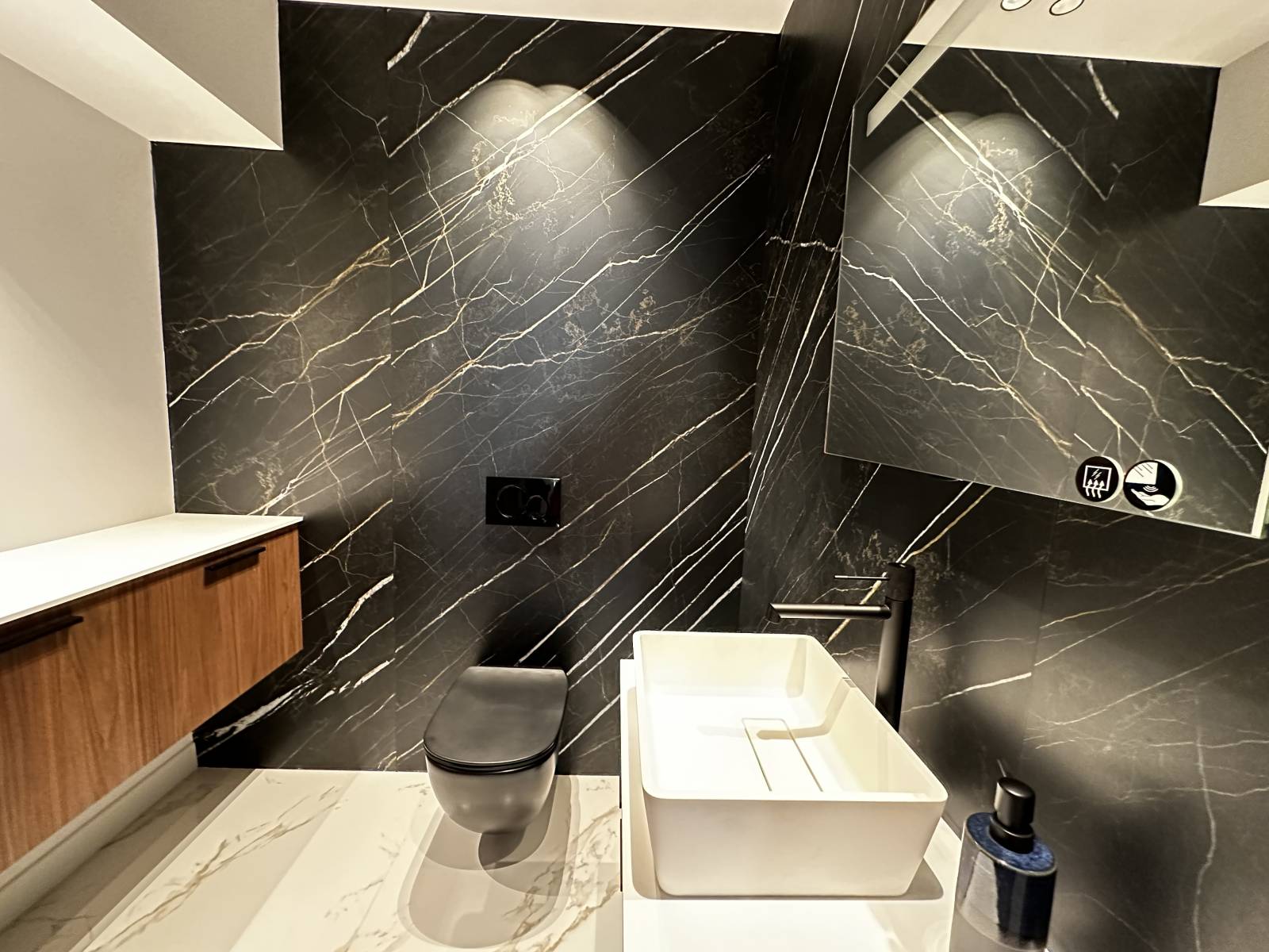 CANNES - CROIX DES GARDES 5P REZ DE JARDIN