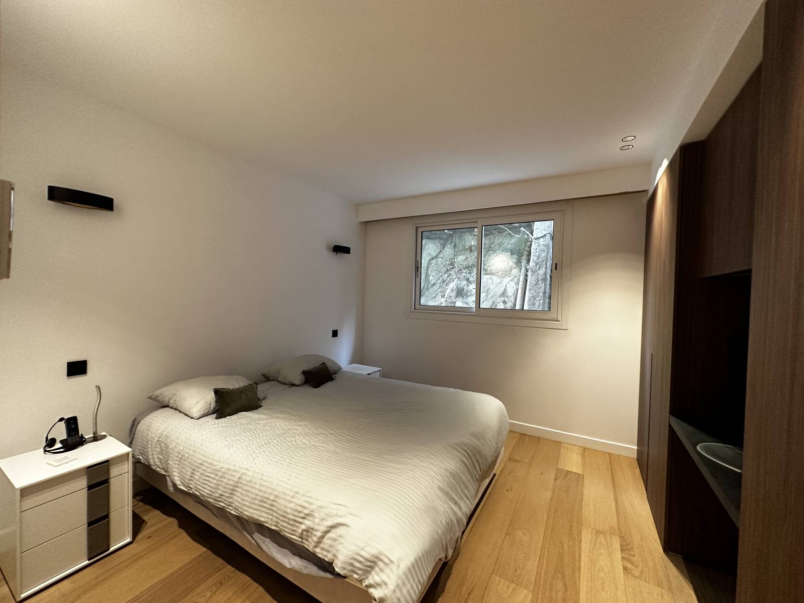 CANNES - CROIX DES GARDES 5P REZ DE JARDIN