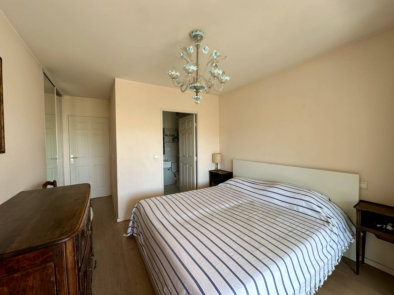 À vendre : appartement 3 pièces avec belle terrasse sud, Cannes Palm Beach