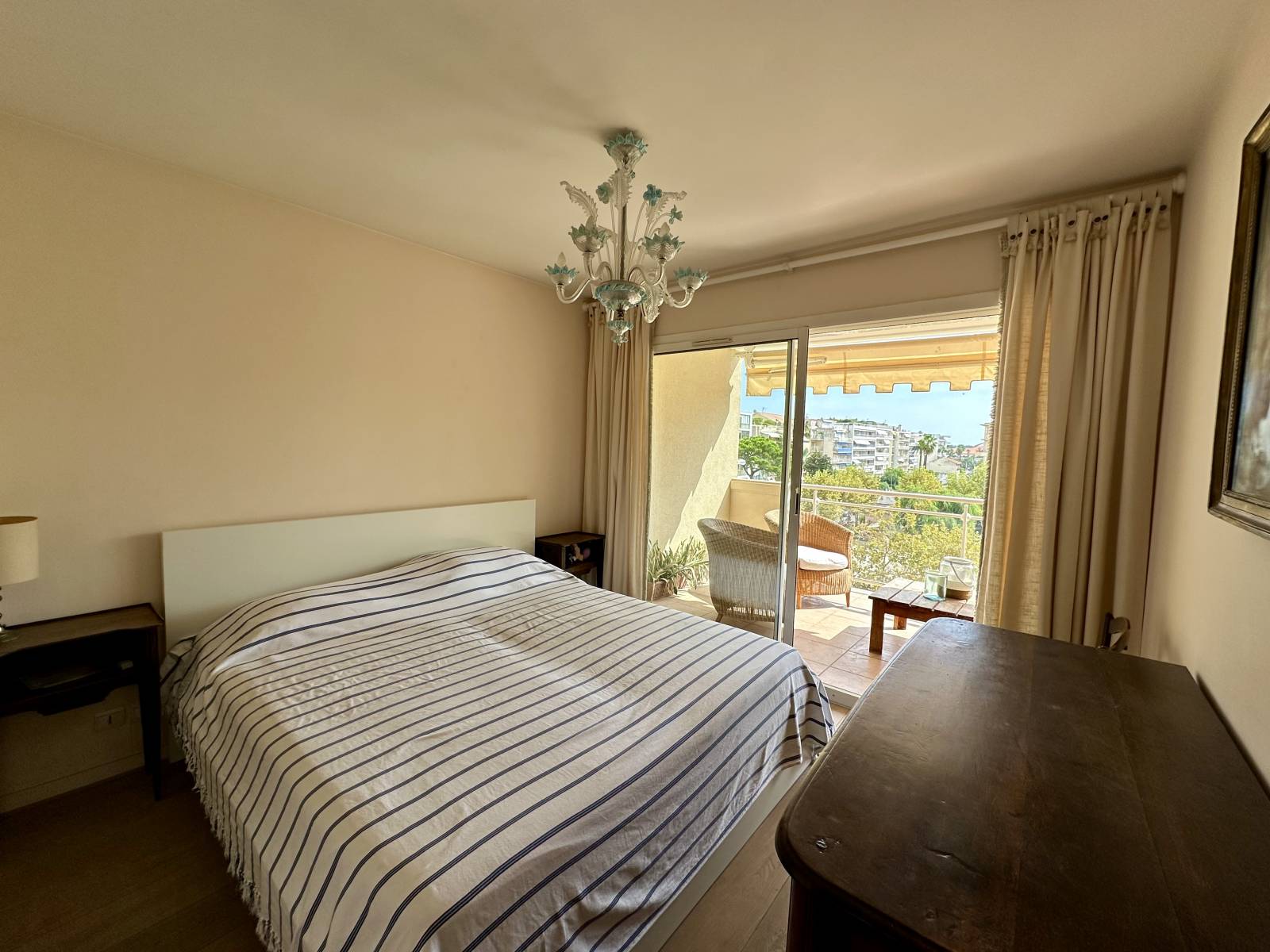 À vendre : appartement 3 pièces avec belle terrasse sud, Cannes Palm Beach