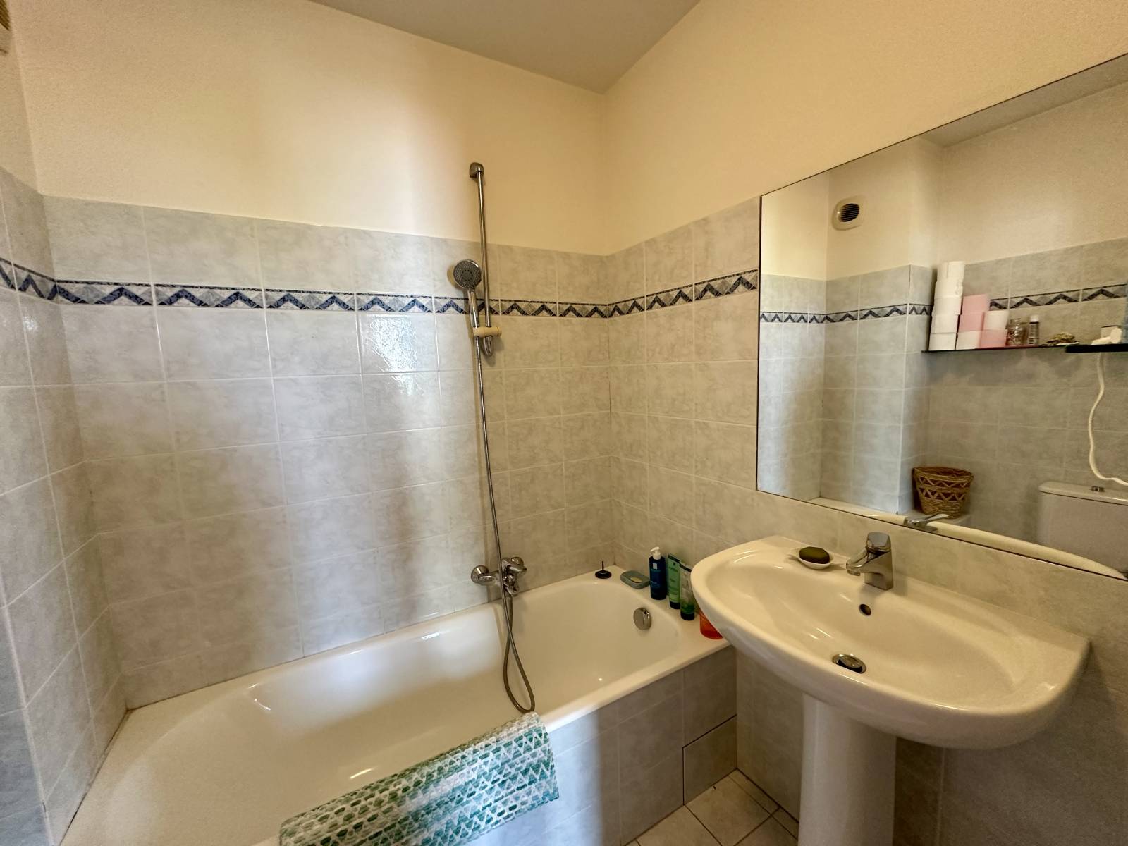 À vendre : appartement 3 pièces avec belle terrasse sud, Cannes Palm Beach