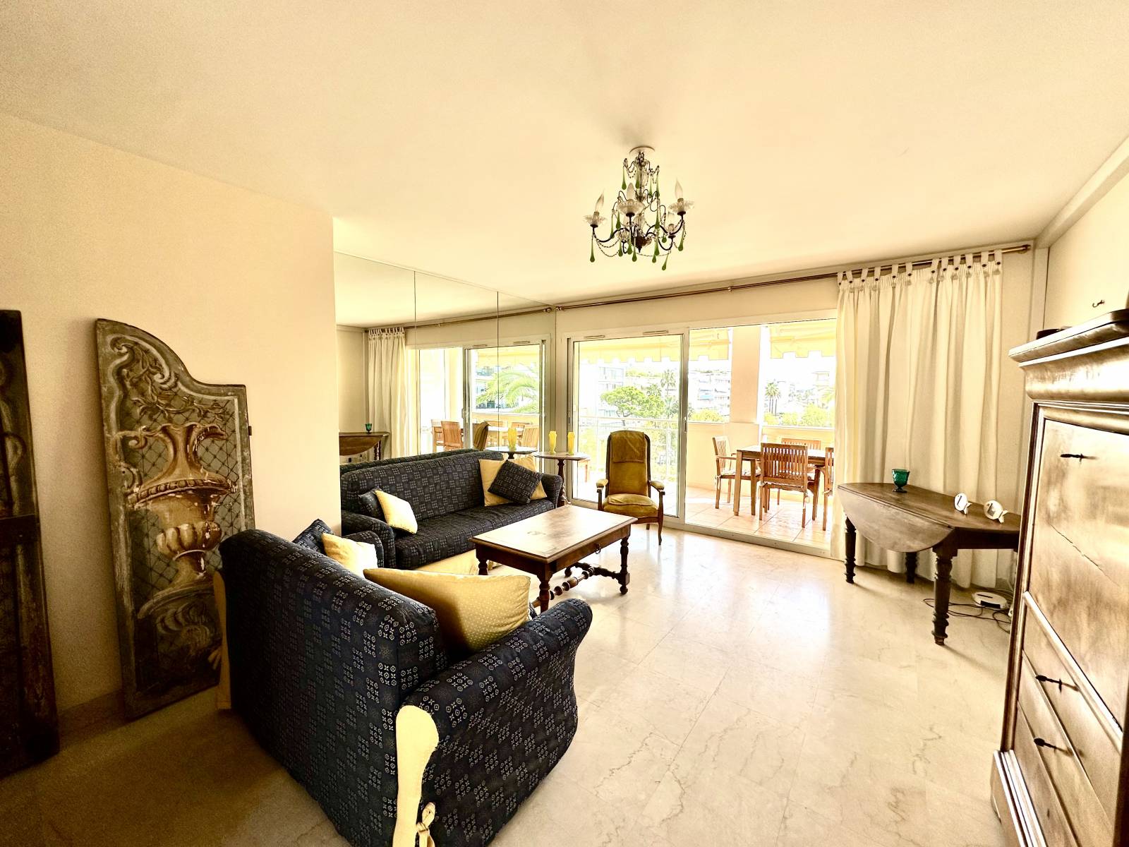 À vendre : appartement 3 pièces avec belle terrasse sud, Cannes Palm Beach