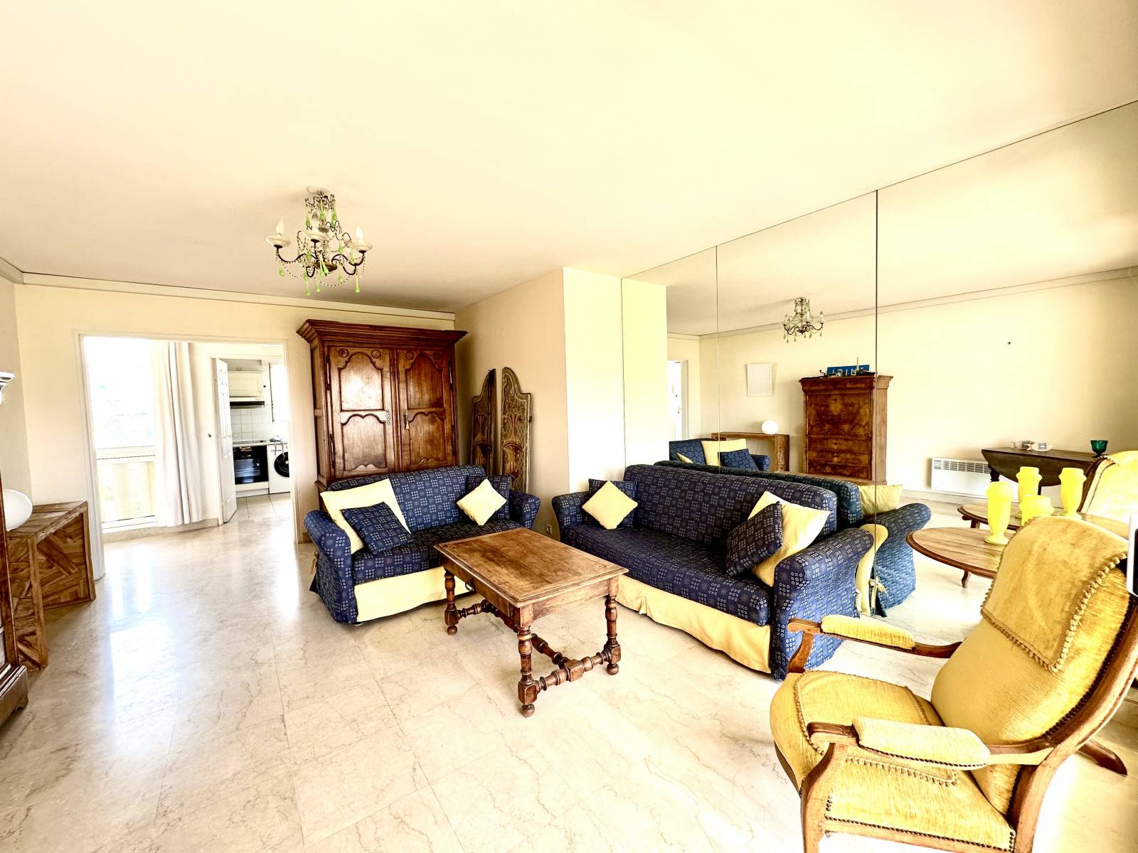 À vendre : appartement 3 pièces avec belle terrasse sud, Cannes Palm Beach