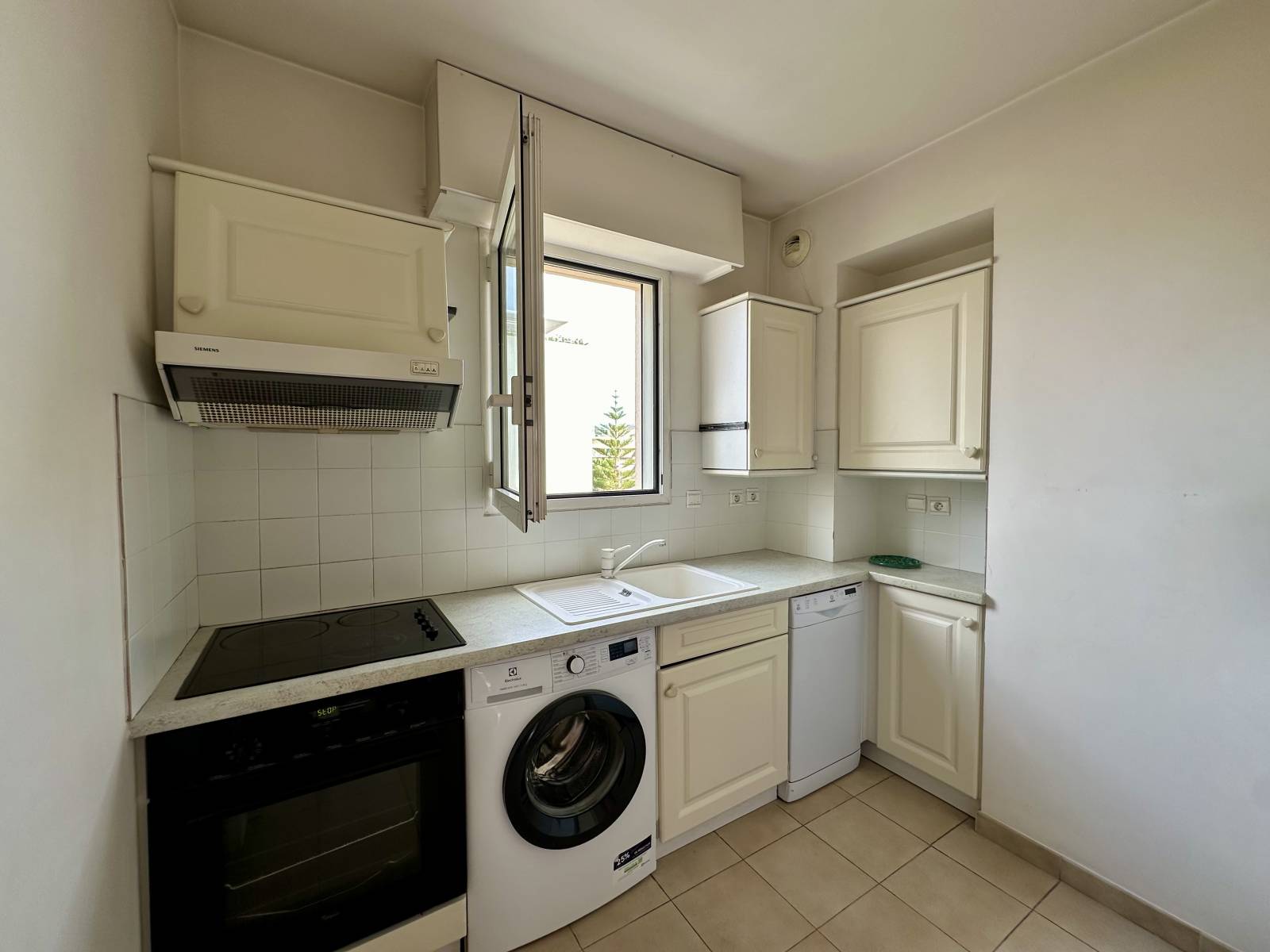 À vendre : appartement 3 pièces avec belle terrasse sud, Cannes Palm Beach